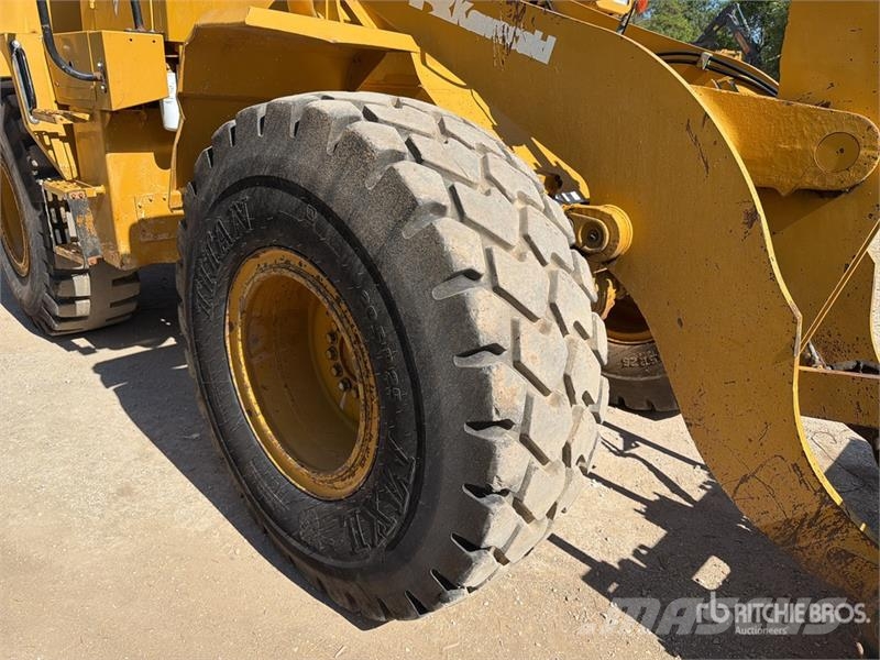 Kawasaki 65ZV Wheel Loader Pale gommate