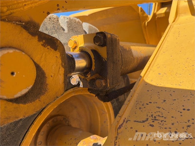 Kawasaki 65ZV Wheel Loader Pale gommate