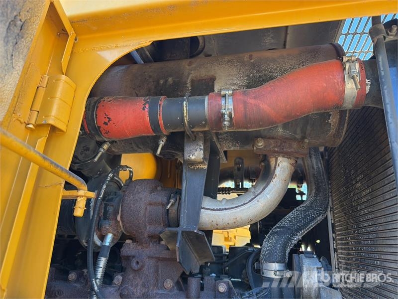 Kawasaki 65ZV Wheel Loader Pale gommate