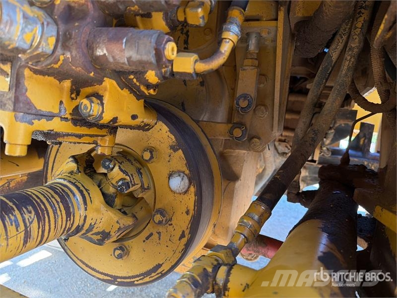 Kawasaki 65ZV Wheel Loader Pale gommate