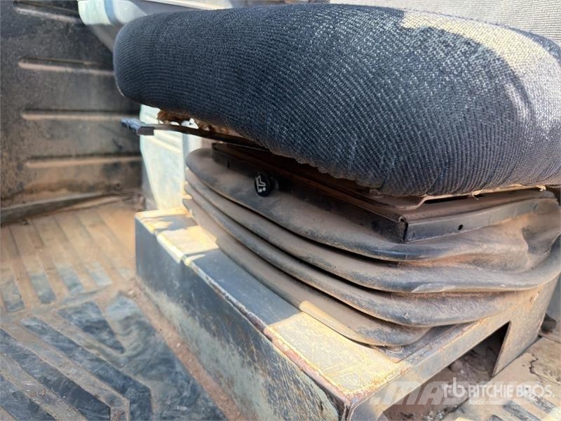 Kawasaki 65ZV Wheel Loader Pale gommate