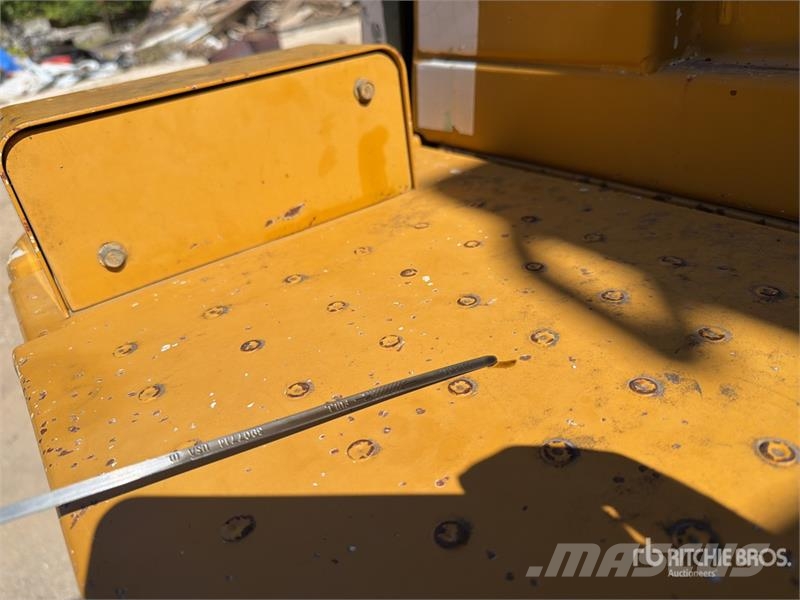 Kawasaki 65ZV Wheel Loader Pale gommate