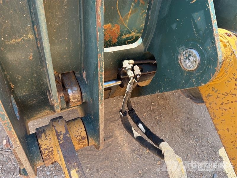 Kawasaki 65ZV Wheel Loader Pale gommate