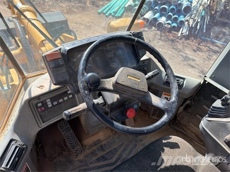 Kawasaki 65ZV Wheel Loader Pale gommate