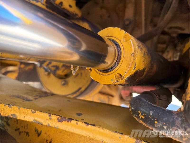 Kawasaki 65ZV Wheel Loader Pale gommate