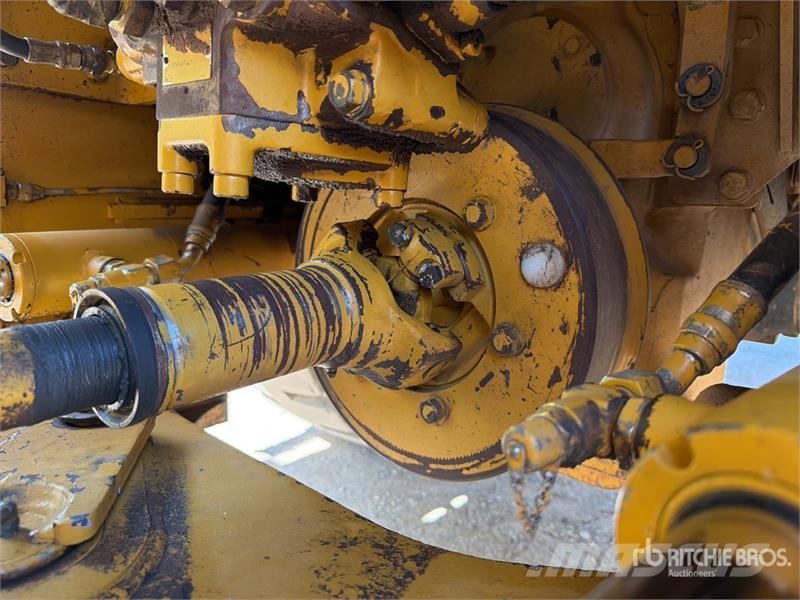 Kawasaki 65ZV Wheel Loader Pale gommate