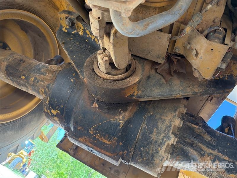 Kawasaki 65ZV Wheel Loader Pale gommate