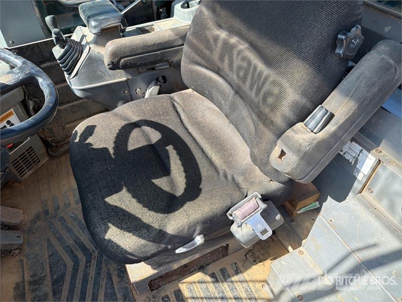 Kawasaki 65ZV Wheel Loader Pale gommate