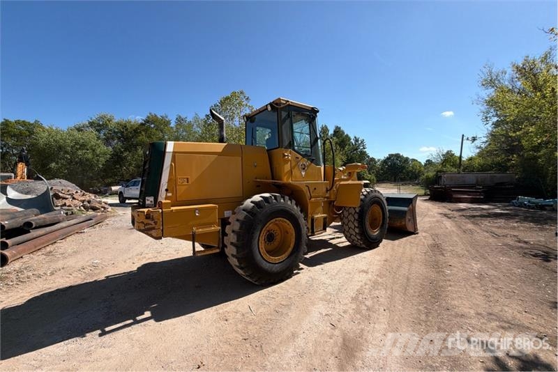 Kawasaki 65ZV Wheel Loader Pale gommate