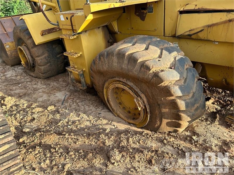 Kawasaki 90ZV Wheel Loader (Inoperable) Chargeuse sur pneus
