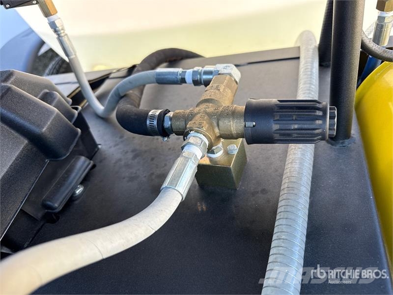 KBAR T/A Hot Water Pressure Washer W/Trailer Outros reboques