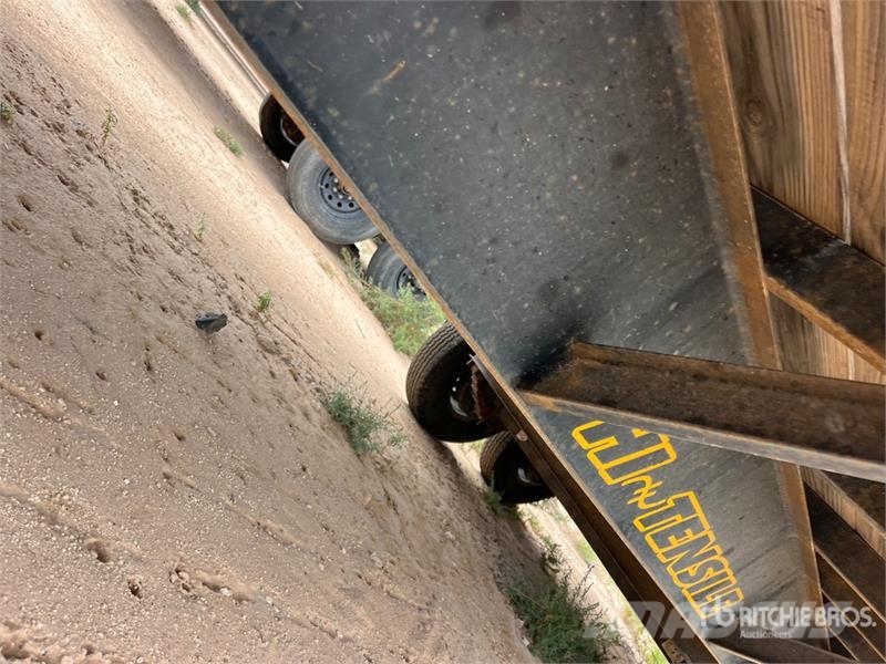 Kearney 24 ft T/A Gooseneck Flatbed Trailer (Inoperable) Platformas/izkraušana no sāniem