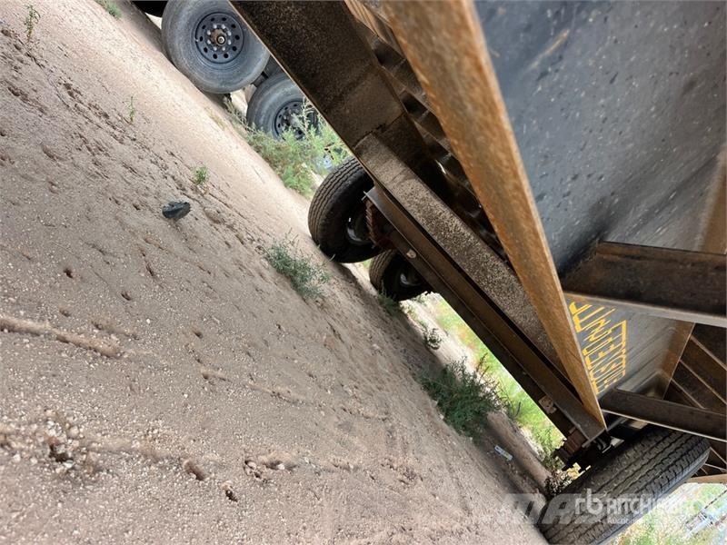 Kearney 24 ft T/A Gooseneck Flatbed Trailer (Inoperable) Platformas/izkraušana no sāniem
