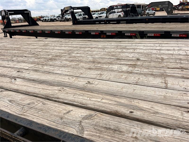 Kearney 24 ft T/A Gooseneck Flatbed Trailer (Inoperable) Platformas/izkraušana no sāniem