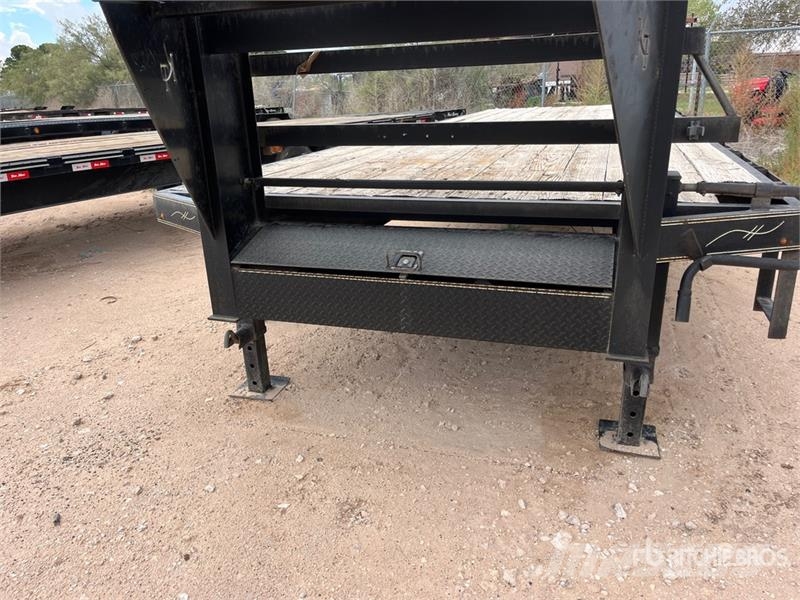 Kearney 24 ft T/A Gooseneck Flatbed Trailer (Inoperable) Platformas/izkraušana no sāniem