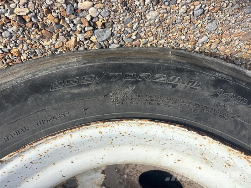  Kentucky 53 ft x 102 in T/A Van Trailer Reboques baú