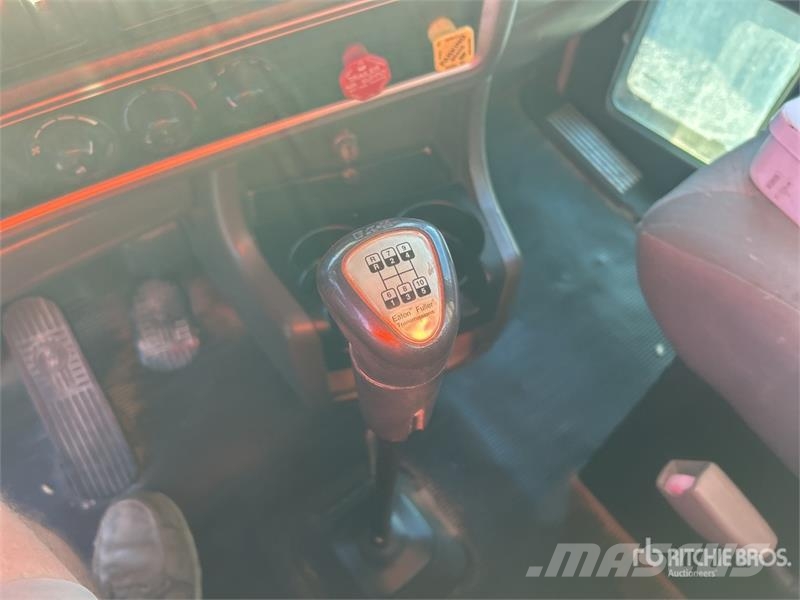 Kenworth 1400 Straight Boom on Kenworth T-800 8x6 Boom Truc Tovornjaki z žerjavom