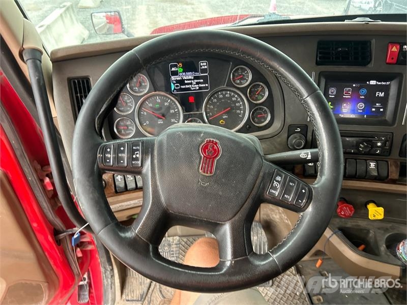 Kenworth 6x4 T/A Sleeper Truck Tractor Vilcēji