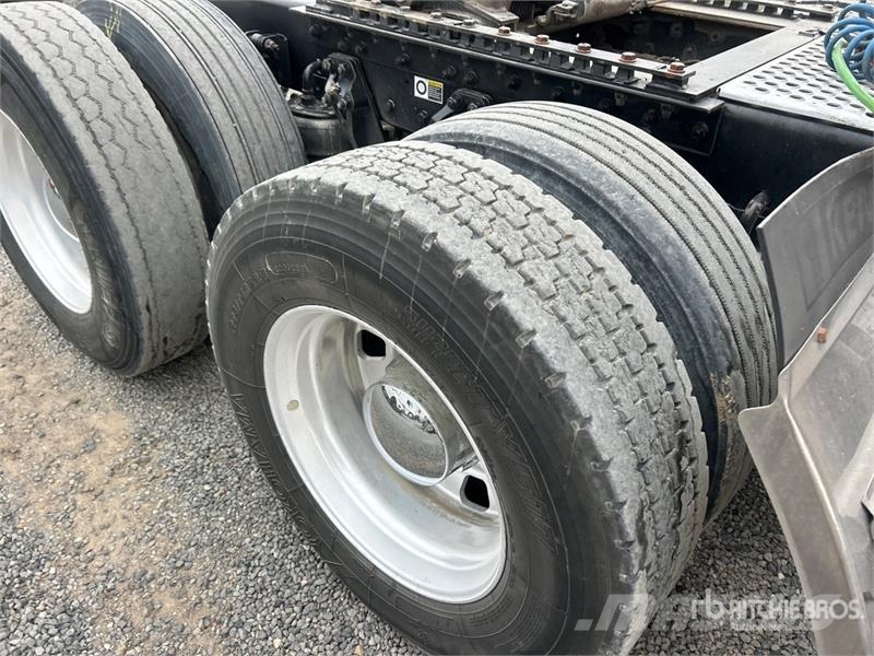 Kenworth 6x4 T/A Sleeper Truck Tractor Vilcēji
