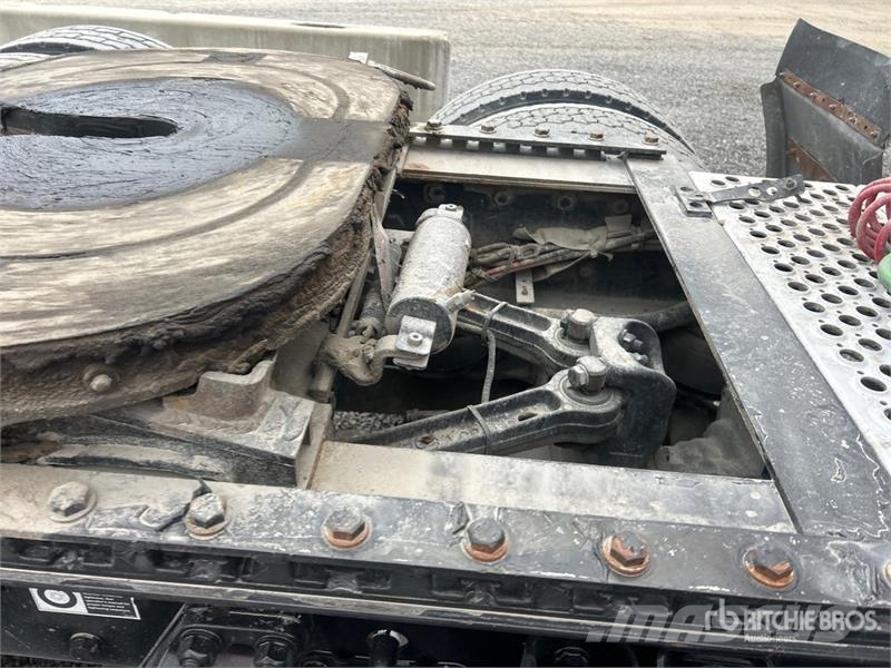 Kenworth 6x4 T/A Sleeper Truck Tractor Vilcēji
