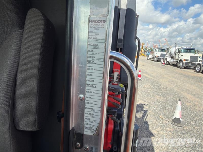 Kenworth Fassi F155A.2.23E 10582 lb Knuckle Boom on Kenwor Tovornjaki z žerjavom