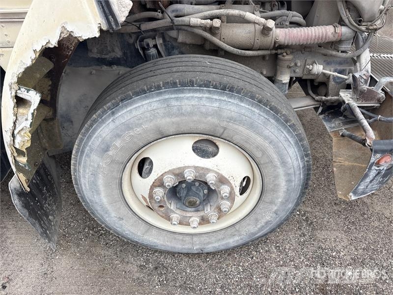 Kenworth T-300 4x2 Flatbed Truck Platformos/ Pakrovimas iš šono