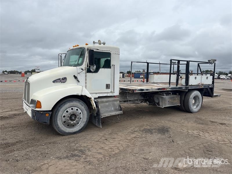 Kenworth T-300 4x2 Flatbed Truck Platformos/ Pakrovimas iš šono