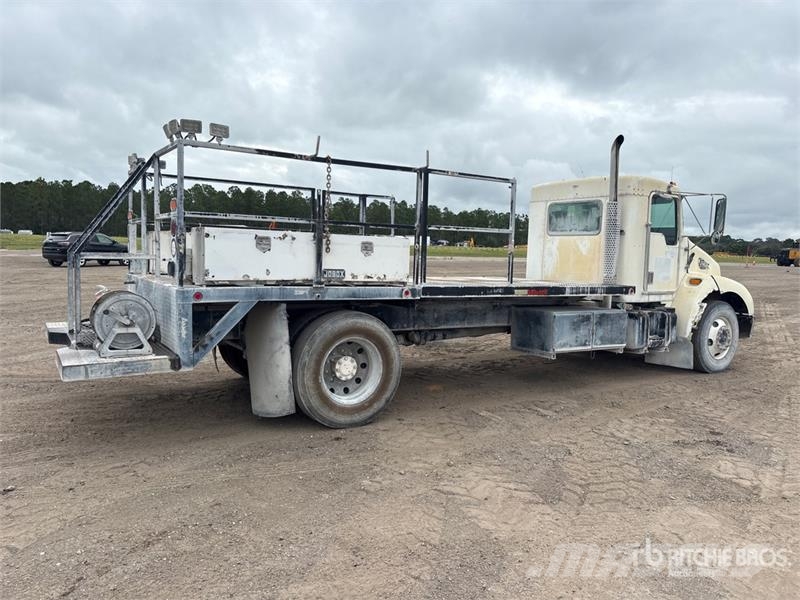 Kenworth T-300 4x2 Flatbed Truck Platformos/ Pakrovimas iš šono