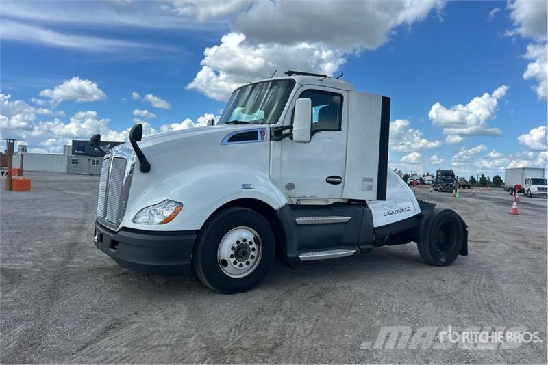 Kenworth T-680 4x2 S/A Day Cab Truck Tractor Sattelzugmaschinen