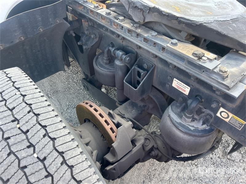 Kenworth T-680 4x2 S/A Day Cab Truck Tractor Sattelzugmaschinen