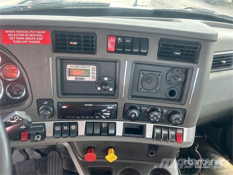 Kenworth T-680 4x2 S/A Day Cab Truck Tractor Sattelzugmaschinen