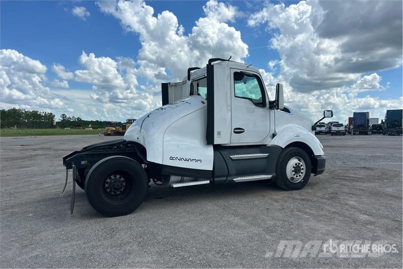Kenworth T-680 4x2 S/A Day Cab Truck Tractor Sattelzugmaschinen