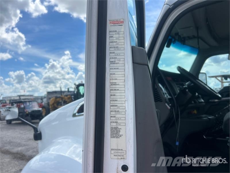 Kenworth T-680 4x2 S/A Day Cab Truck Tractor Sattelzugmaschinen