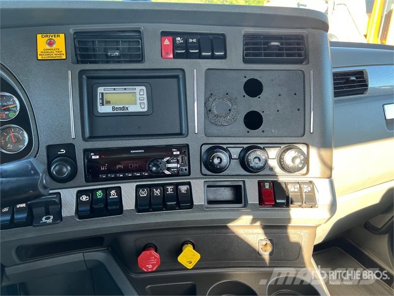 Kenworth T-680 6x4 T/A Day Cab Truck Tractor Traktorske jedinice