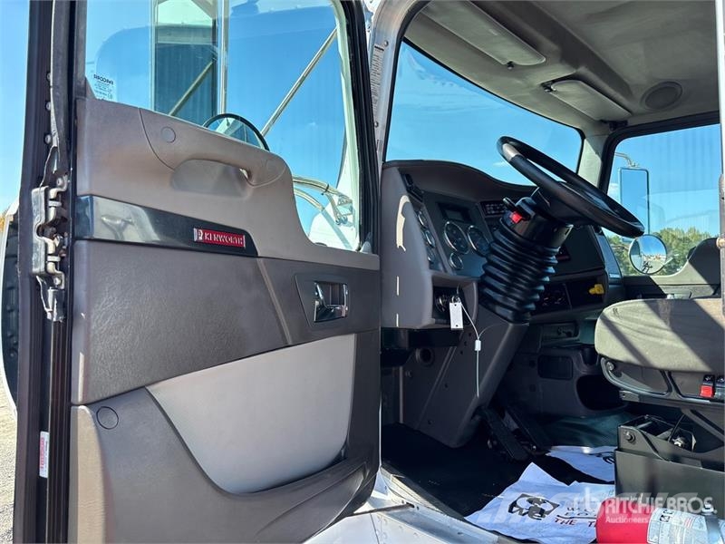 Kenworth T270 驾驶室与内部