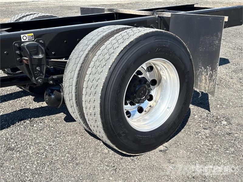 Kenworth T270 驾驶室与内部