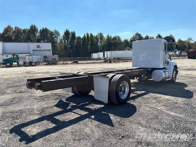 Kenworth T270 驾驶室与内部