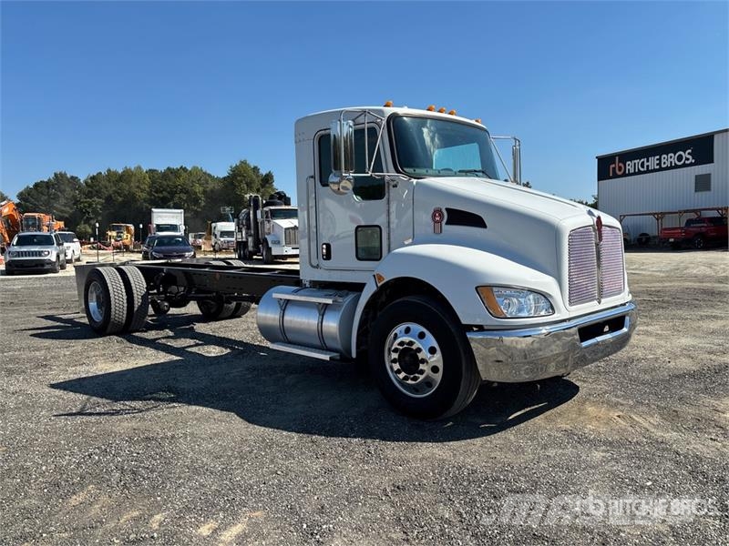 Kenworth T270 驾驶室与内部
