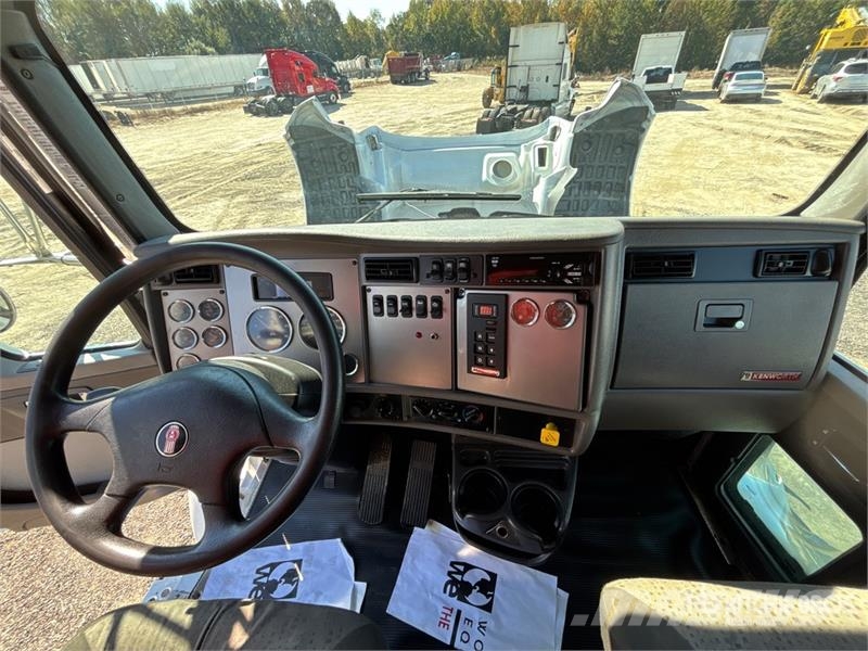 Kenworth T270 驾驶室与内部
