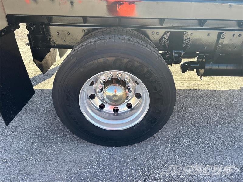 Kenworth T270 4x2 S/A Dump Truck Самоскиди