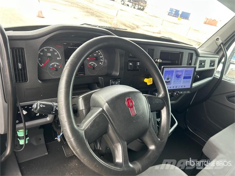 Kenworth T280 4x2 Van Truck Tovornjaki zabojniki