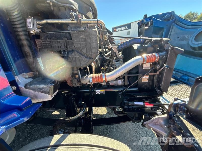 Kenworth T280 4x2 Van Truck Furgons