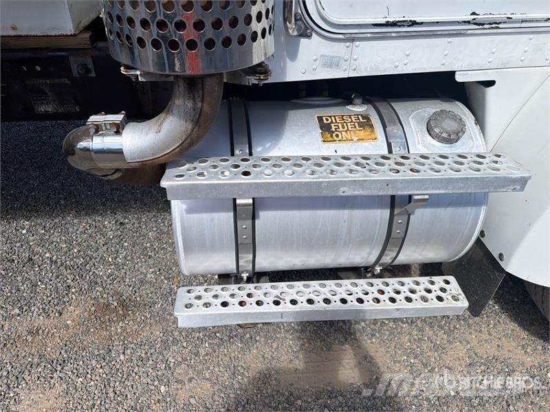 Kenworth T300 Ūdens mašīnas