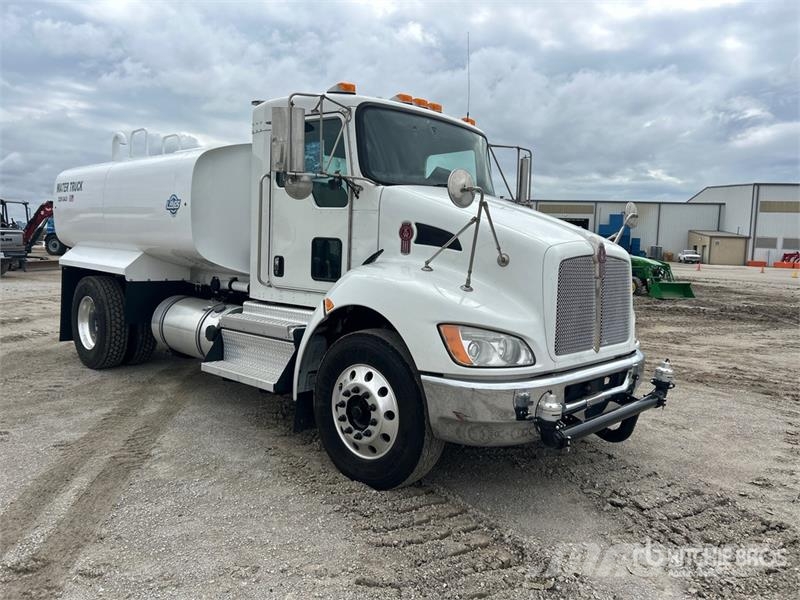 Kenworth T300 Поливальні машини