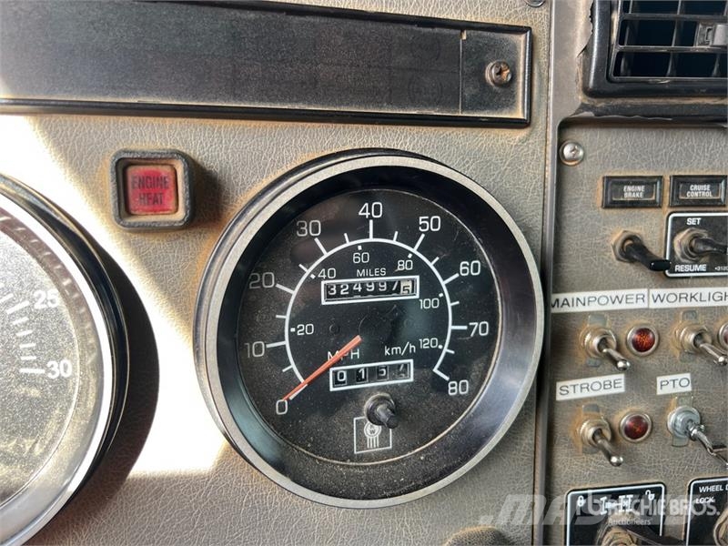 Kenworth T300 運油車