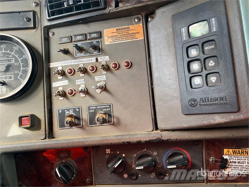 Kenworth T300 運油車