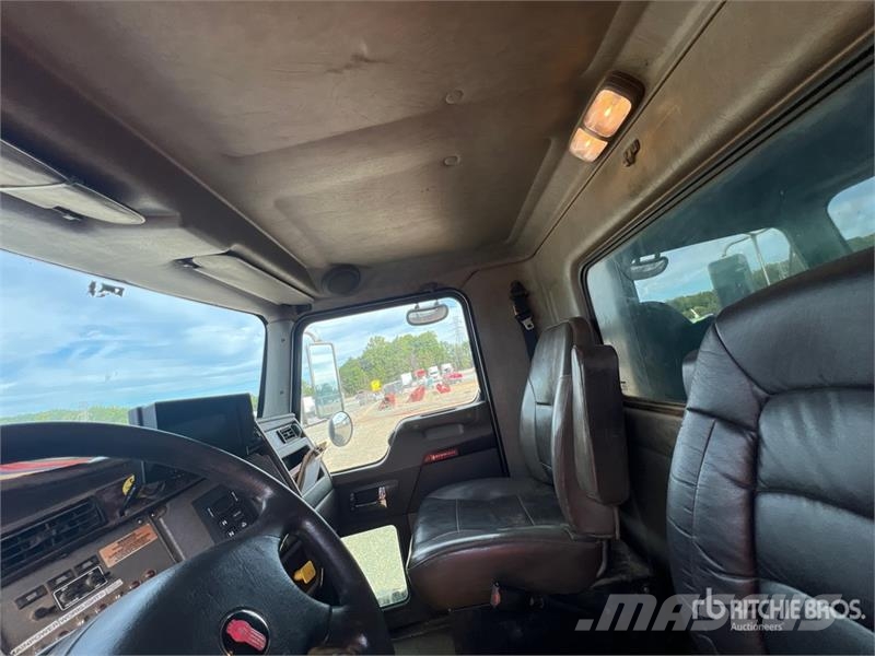 Kenworth T300 運油車