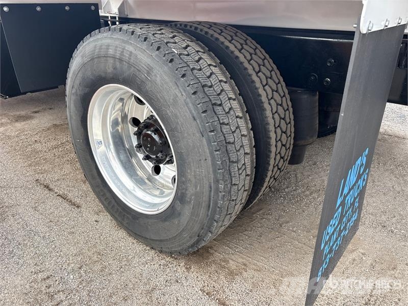 Kenworth T300 Vízszállító teherautók