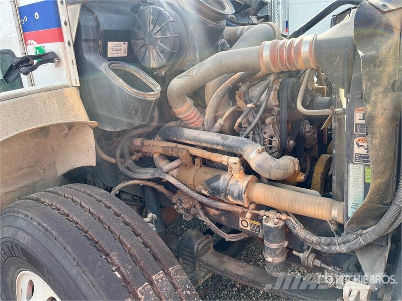 Kenworth T300 運油車