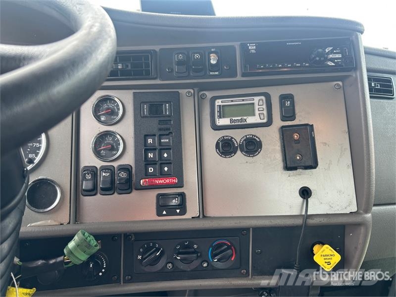 Kenworth T300 Поливальні машини